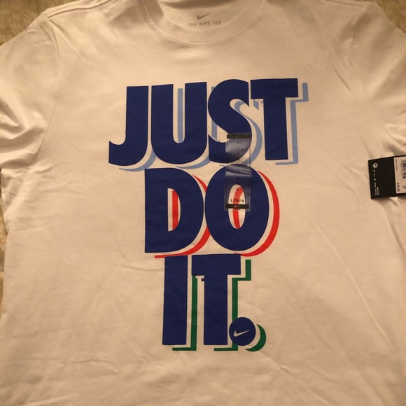 New with tags Nike tshirts Large - Picture 2 of 3
